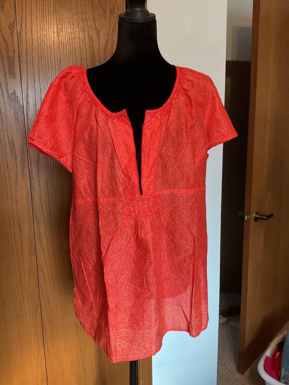 Eddie Bauer Coral Orange Floral 100% Cotton Smocked V-Neck Top Blouse Women's XL